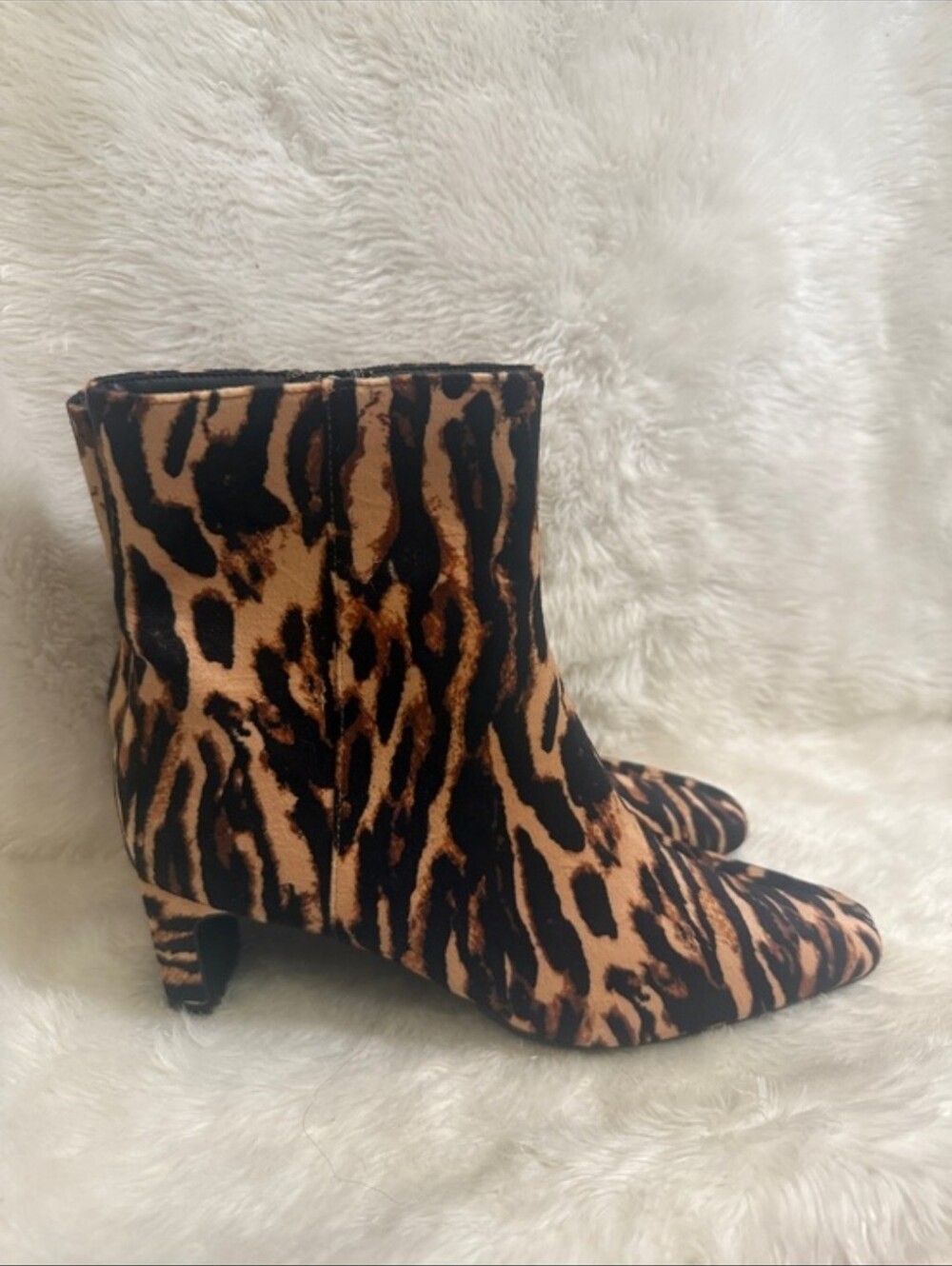 A New Day NWT Tiger Print Pointed Toe Ankle Boots Size 7.5